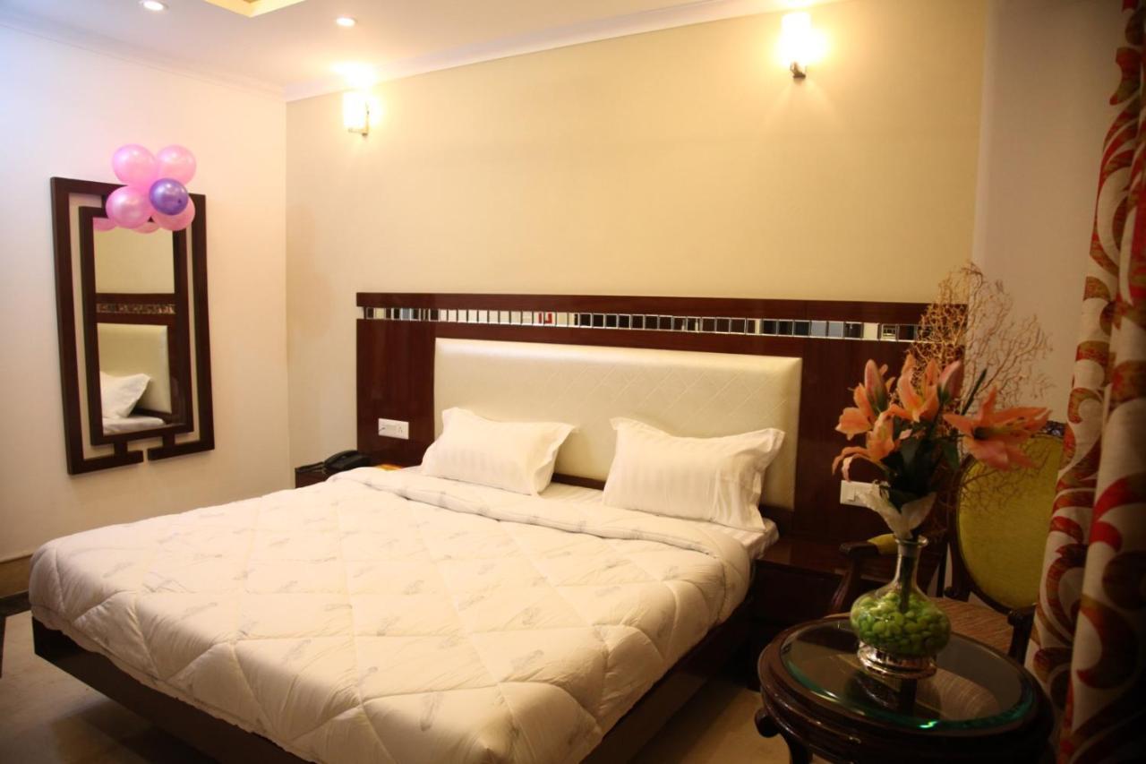 Hotel Dev Residency Vrindāvan Exterior photo