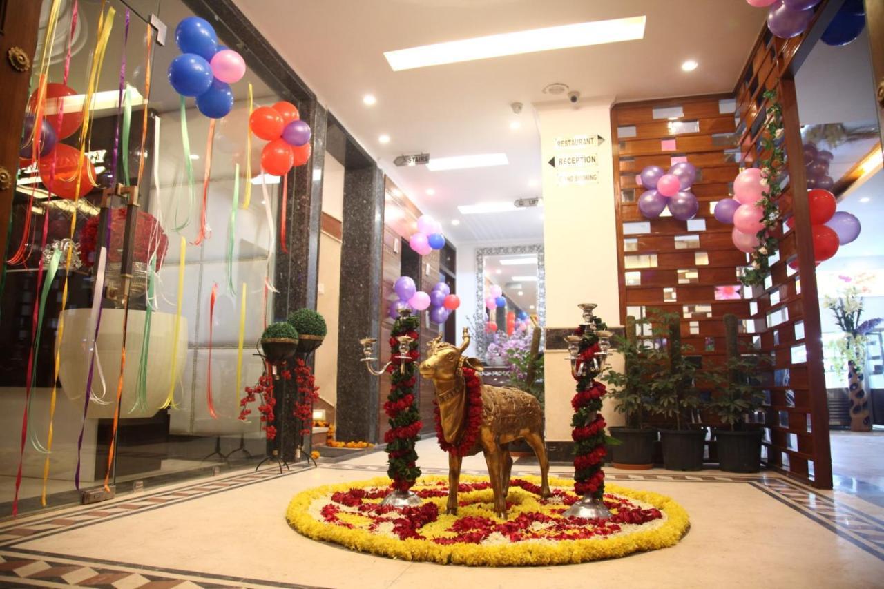 Hotel Dev Residency Vrindāvan Exterior photo